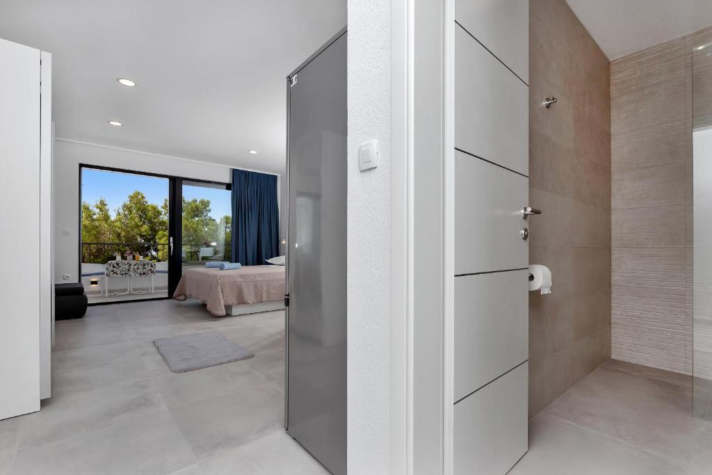 Central Beach Apartments Тучепи Экстерьер фото