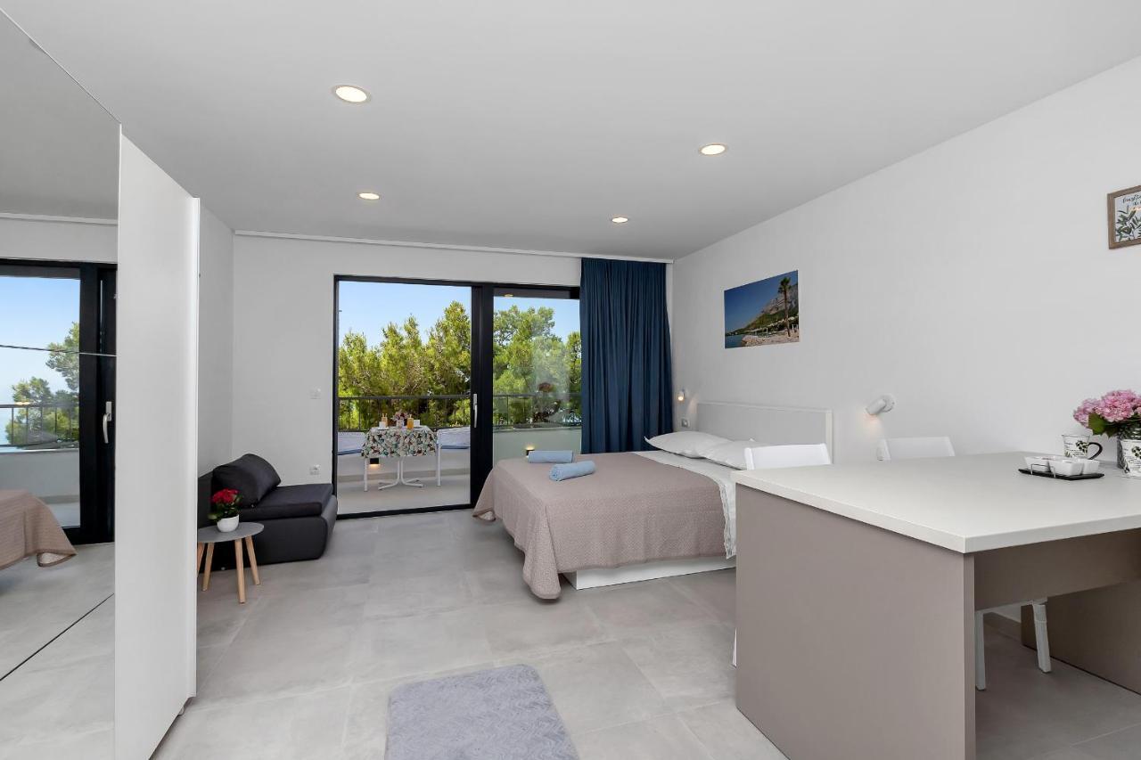 Central Beach Apartments Тучепи Экстерьер фото