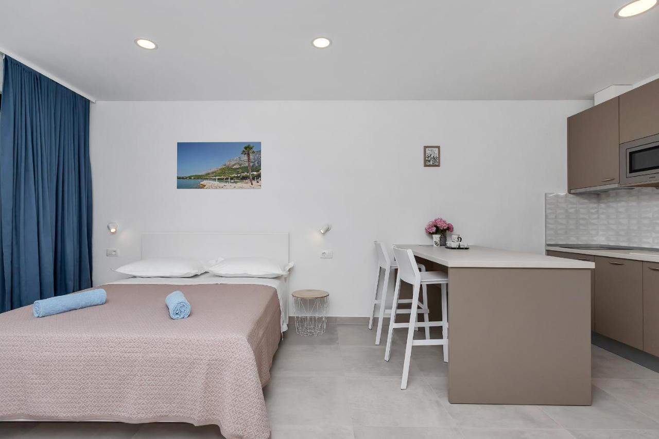 Central Beach Apartments Тучепи Экстерьер фото